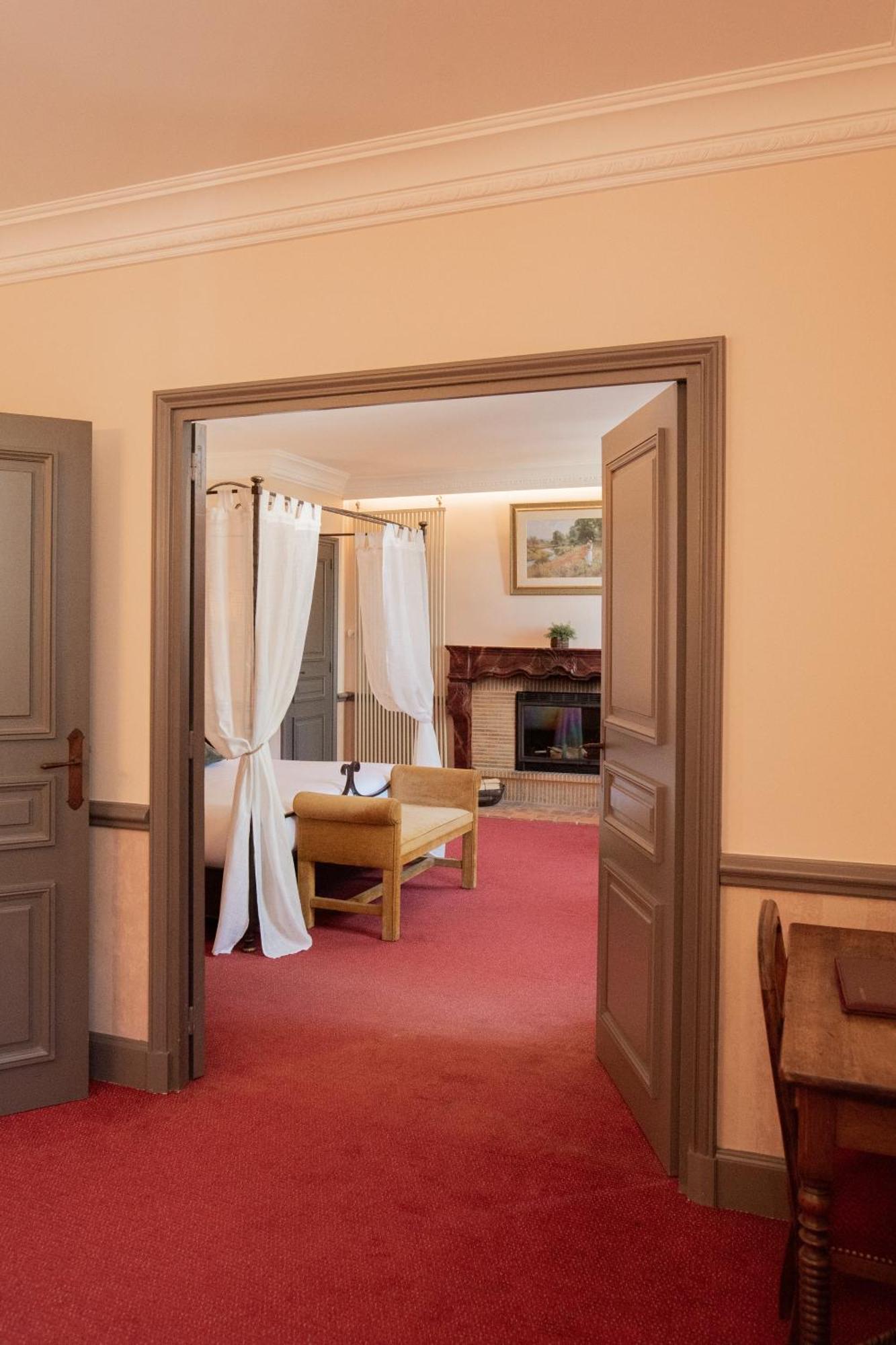 Chateau Des Comtes De Challes Zewnętrze zdjęcie